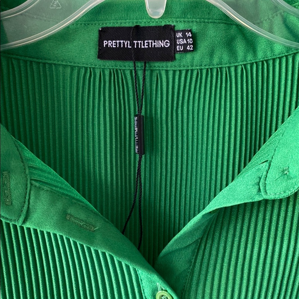 PrettyLittleThing Emerald Button-Down Shirt - Picture 2 of 11